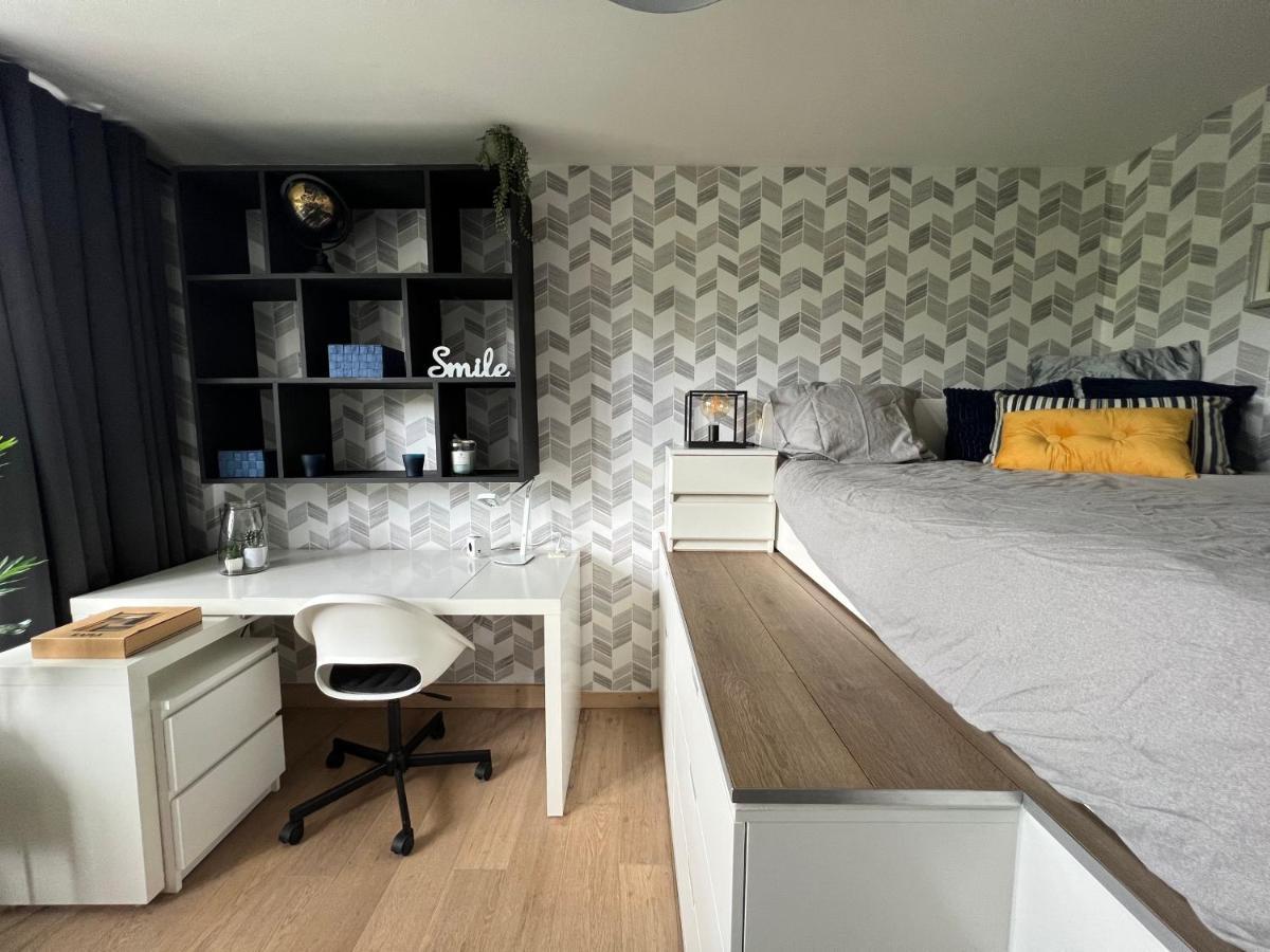 Bed & Bokes Aan De Maaskant Lanaken Bagian luar foto